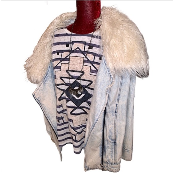 Aztec Artisan Hand Painted Linen Tee - Picture 2 of 7